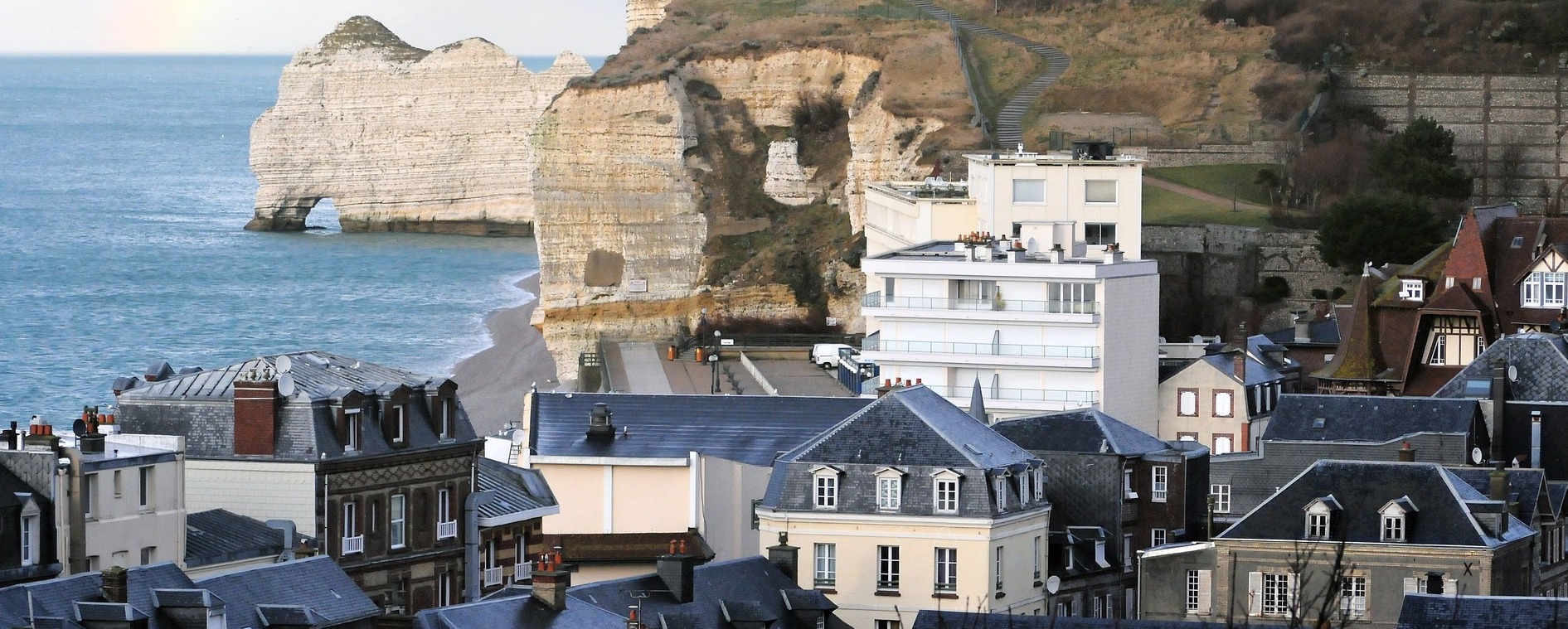 Toits de maisons à Etretat